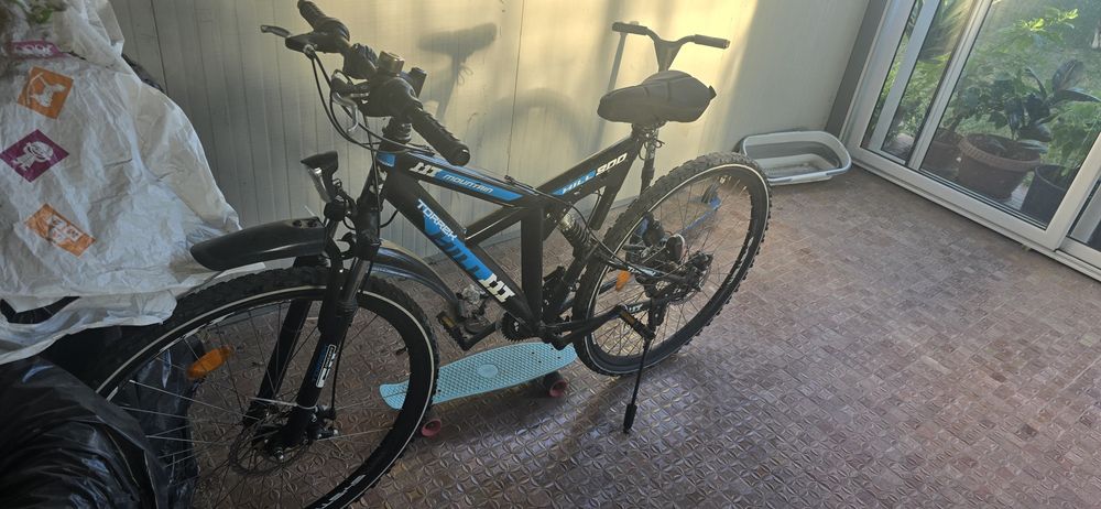 Bicicleta full suspension