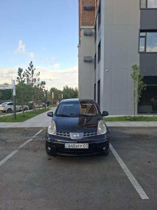 Ниссан ноут е11 газ-бензин