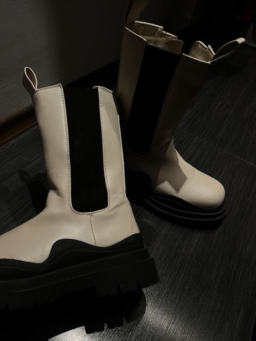 Уникални боти тип Bottega Veneta бежово и черно