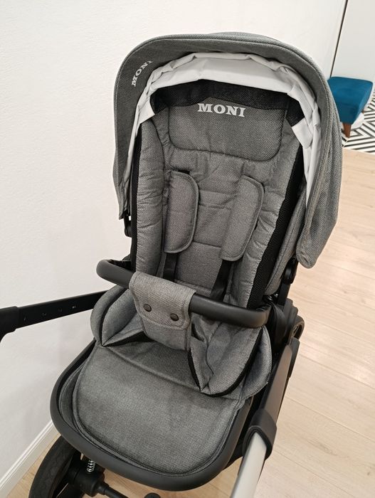 Коляска + сумка + тёплая накидка + дополнительный матрасик