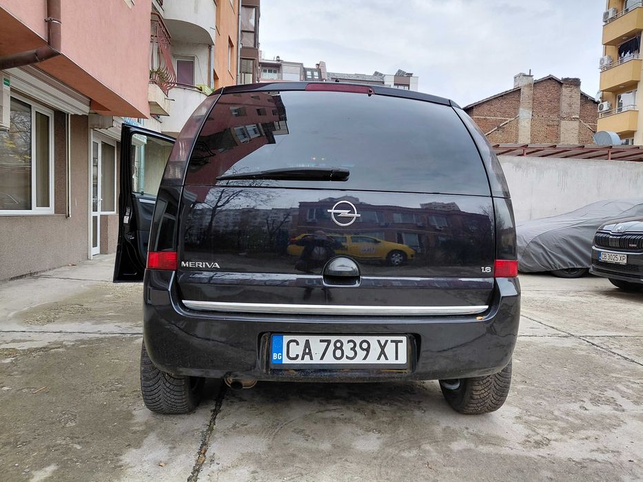 Автомобил Opel Meriva 1.6 Газ-Бензин