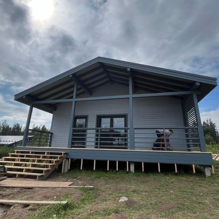 Vand case pe structura metalica din panouri sandwich