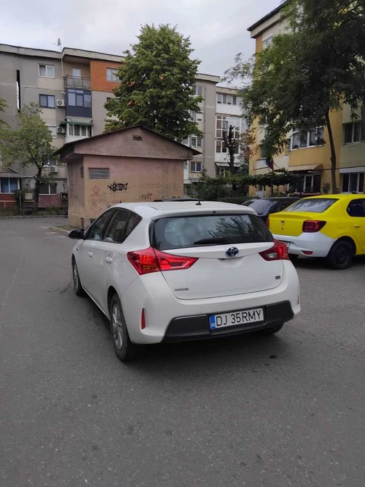Toyota Auris Hybrid