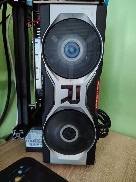 AMD RX 6700 XT референтен модел