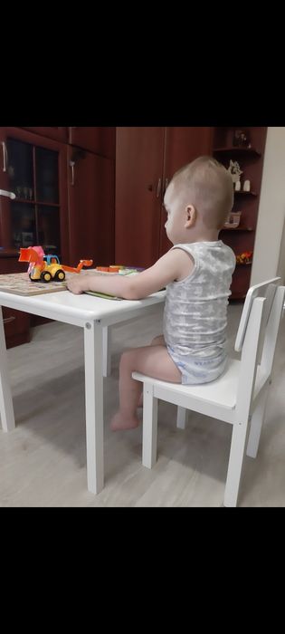 Детский стол со стульчиком