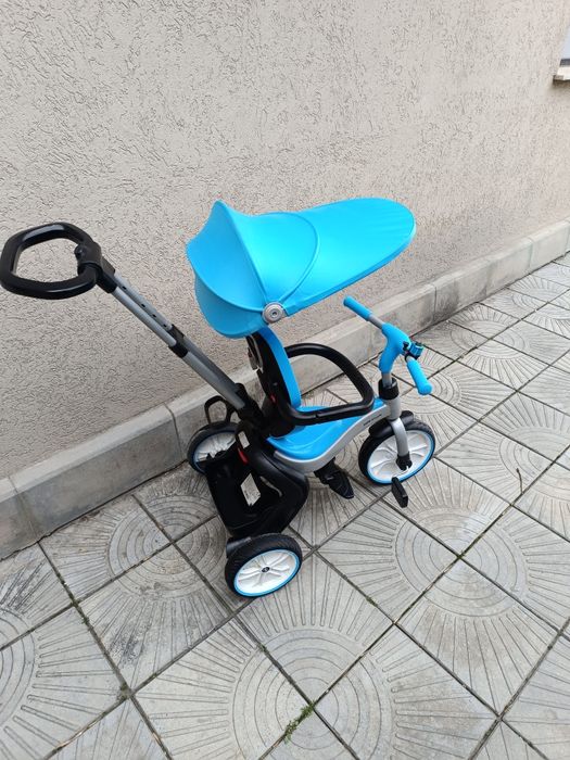 Сгъваема триколка с сенник на Chipolino BMW