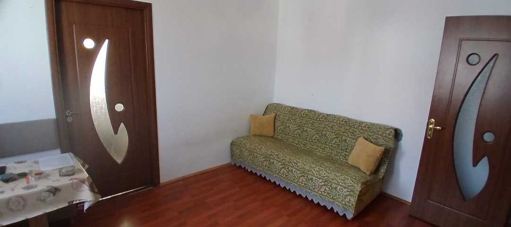 Vând apartament ușor negociabil