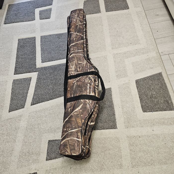 Калъфи за риболовни пръчки и принадлежности.