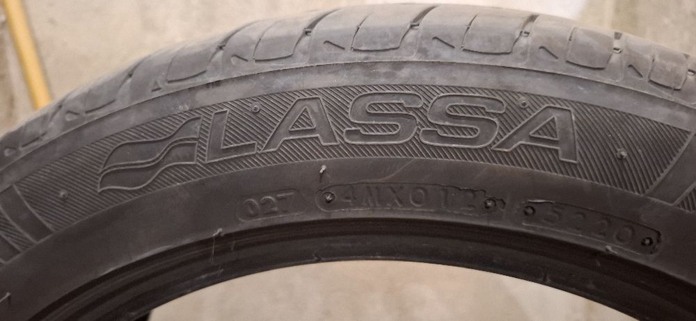 Единична бройка гума 215/50/17"