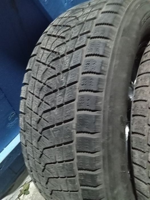 Продам шины зимние.