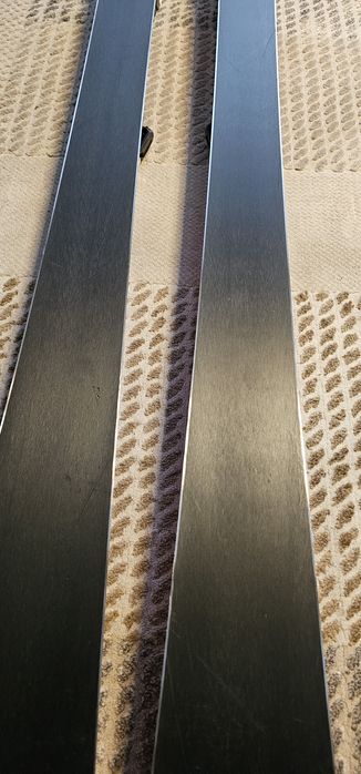 Schiuri Atomic 170cm, model Redster RX