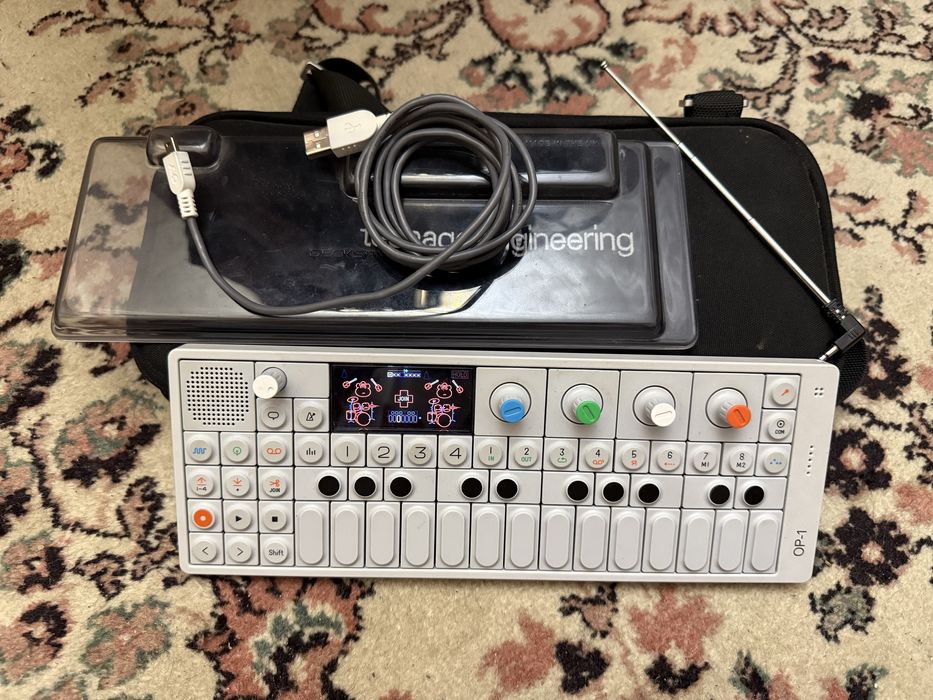 Педали эффектов и инструменты