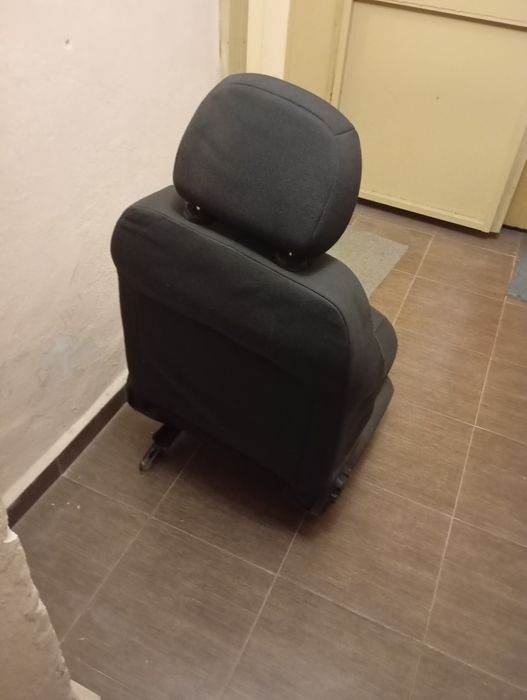 Opel Corsa D, предна дясна седалка