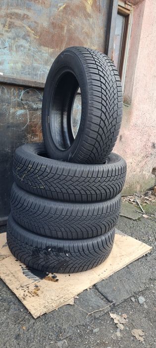 2 Anvelope Bridgestone 215 65 R17 M + S. Dot 2022