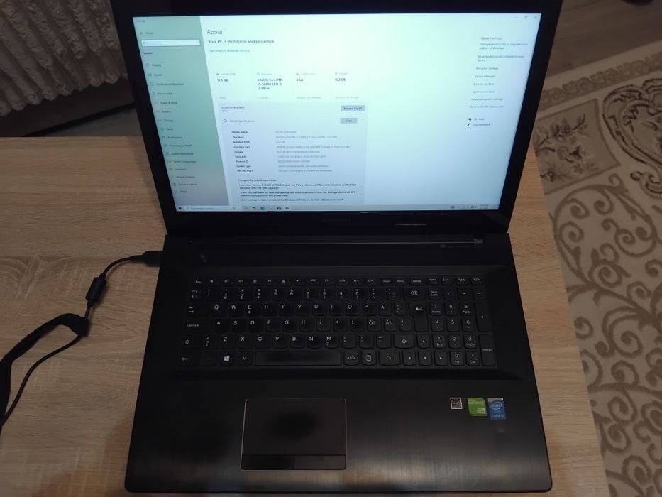 Laptop Lenovo IdeaPad 3 cu AMD Ryzen 3, Dell si Lenovo de 17 inch Full Hd