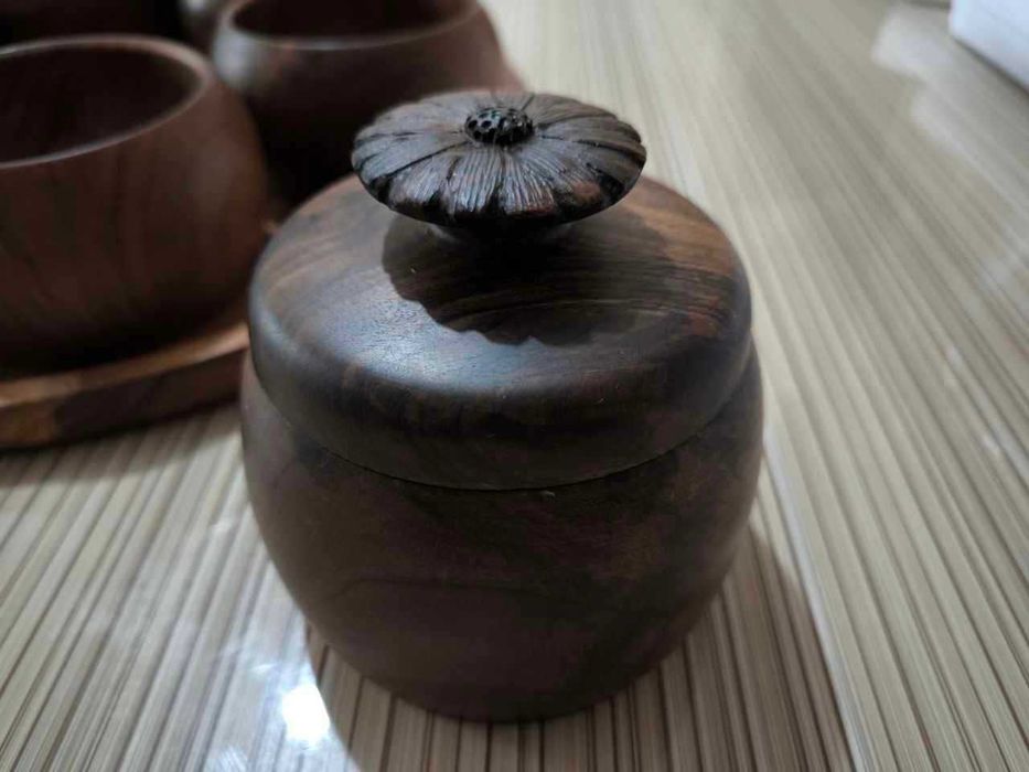 Набор посуды и подноса диаметром 40 см, шести косушек из дерево