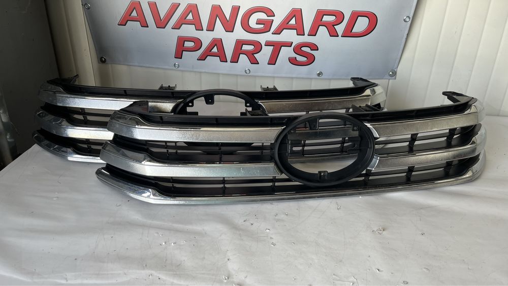 3 броя решетки Toyota Hilux 8