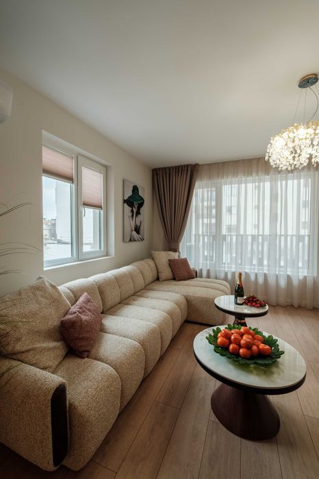 Продава се обзаведен тристаен апартамент