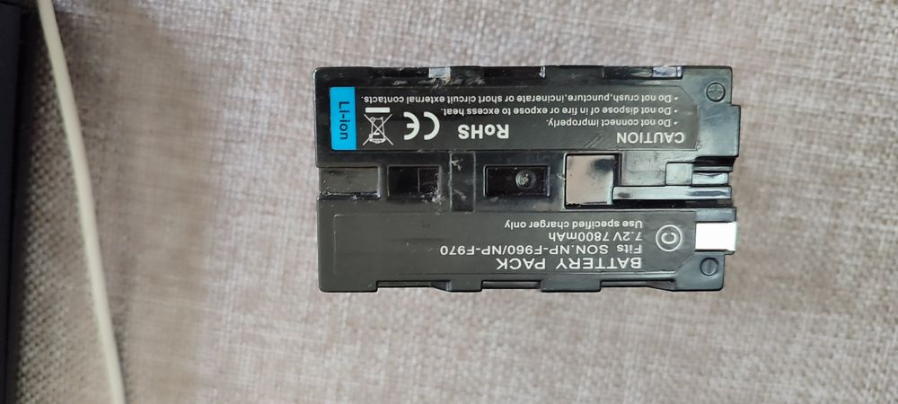 Продам видео камеру Sony