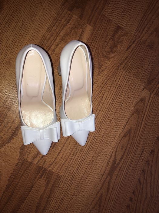 Pantofi piele alb sidefat marimea 36