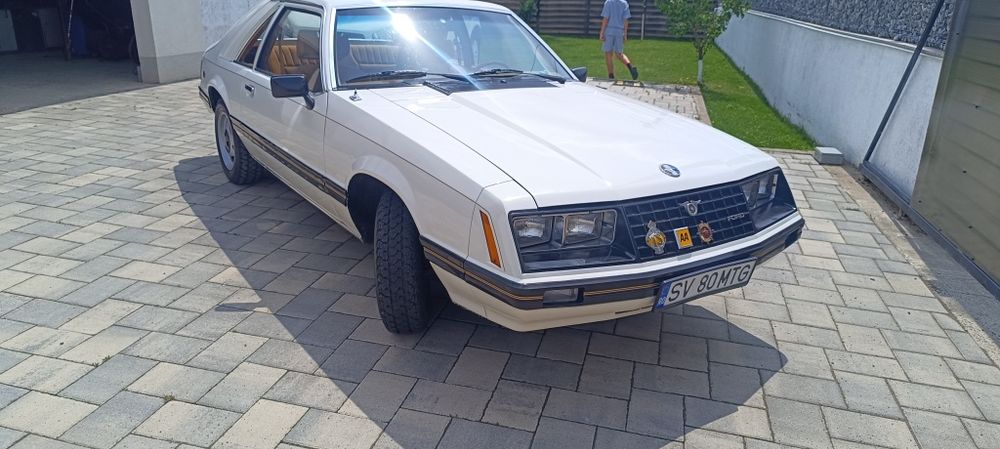 Ford Mustang mașină de epocă