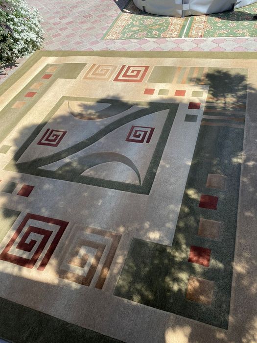 Продается два одинаковых ковра 4х4