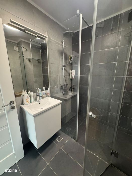 Apartament cu 3 camere, 70 mp, 2 balcoane, zona Teilor