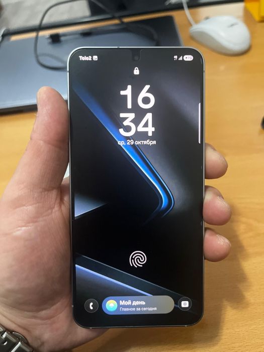 Samsung S 25. Samsung.