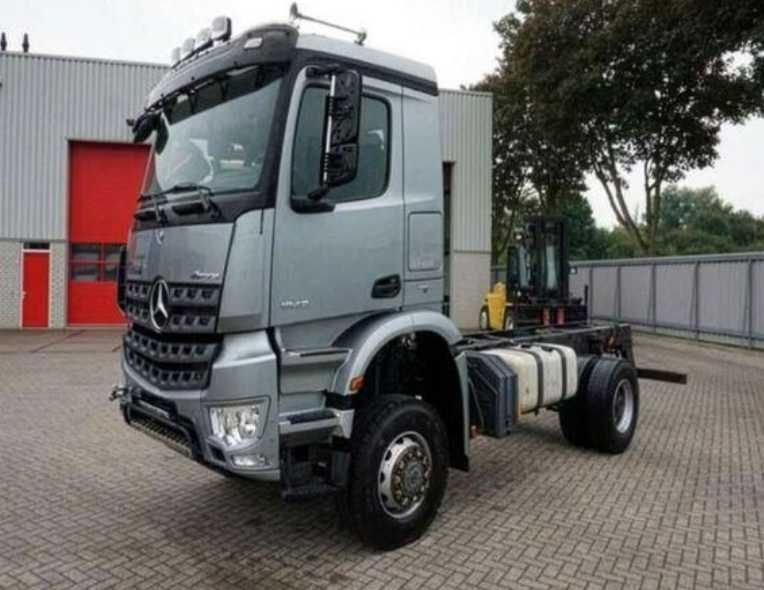 Dezmembrari camion Mercedes Arocs 4145 4445 8x4 santier piese/Mercedes