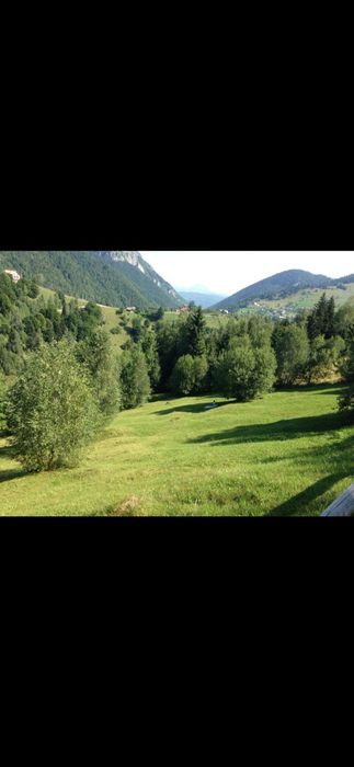 De vanzare 1000mp sat Pestera , comuna Moieciu