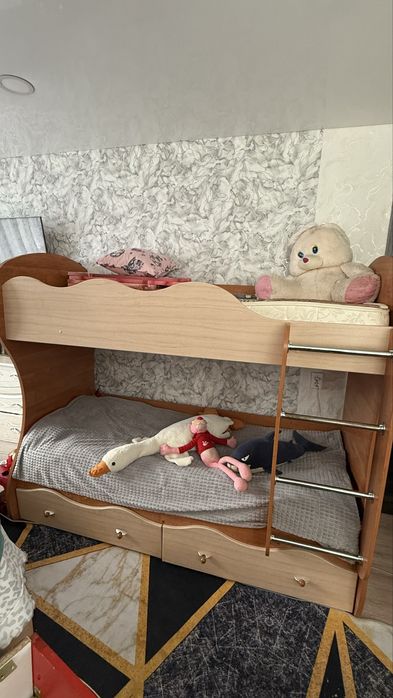 Продается двухъярусная кровать