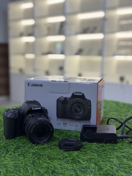 Фотоаппарат Canon 250d