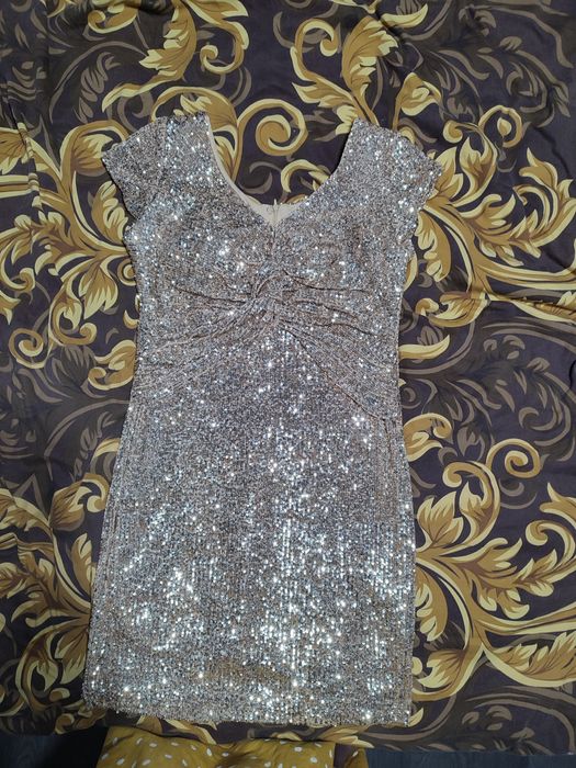 Продам нарядное платье к  празднику