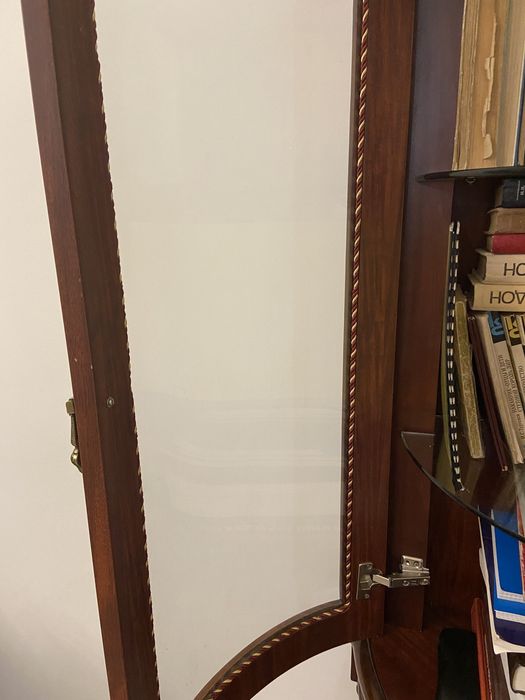 Продам шкаф- витрины, 2шт, 200тыс