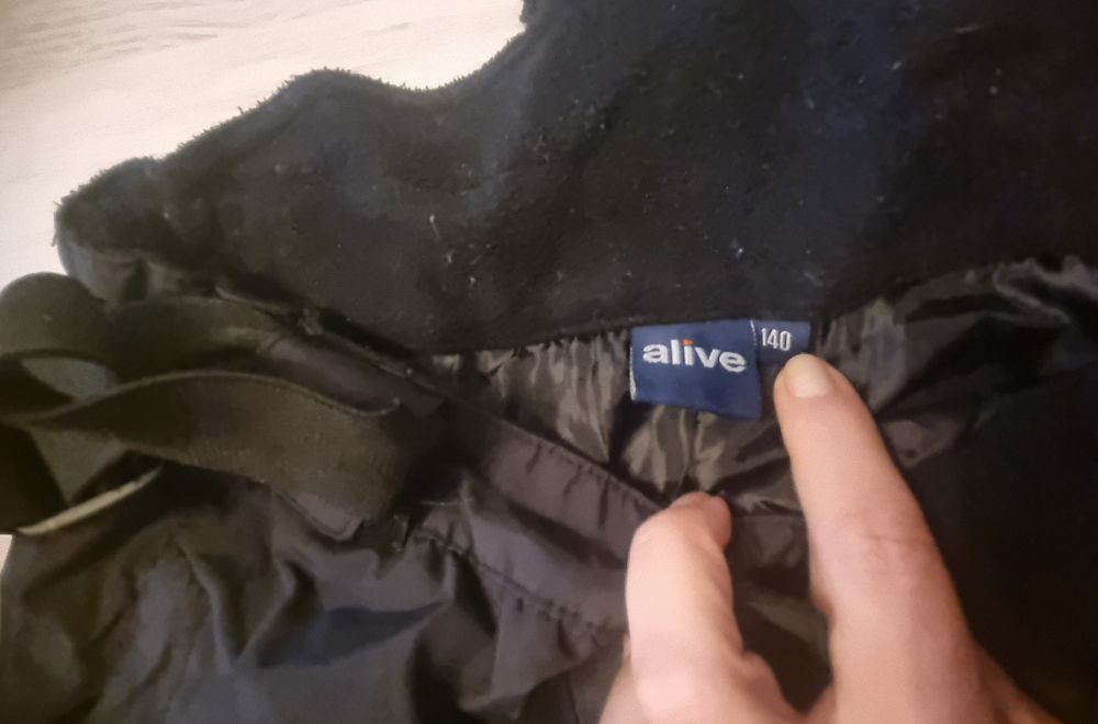 Lot echipament schi O'Neill 140 cm 10-12 ani