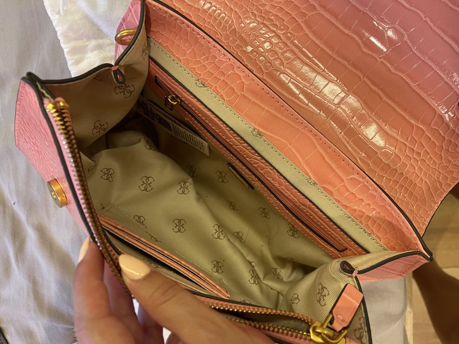 Чанта Guess коралов цвят