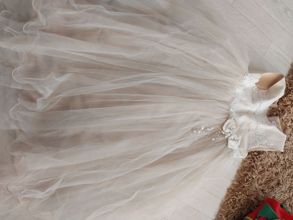 Продам платья не дорого