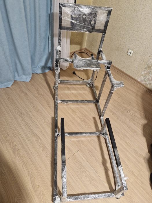 Сварной кокпит для симрейсинга с креслом