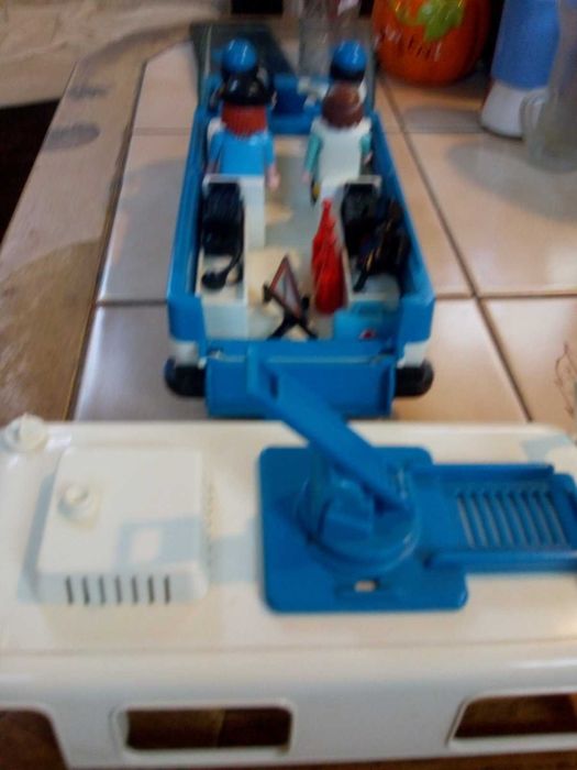 Модел на бус Плеймобил с фигурки и други части