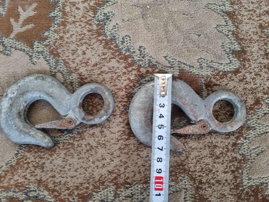 Крюк металический