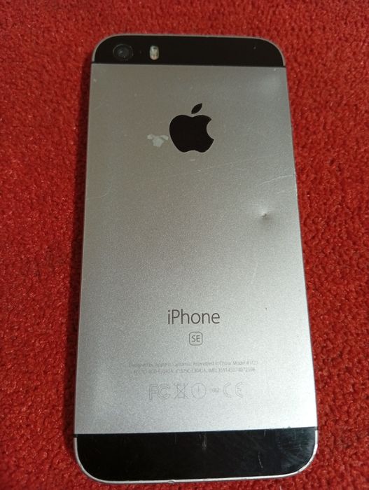 Продам неработающий Айфон 5 SE