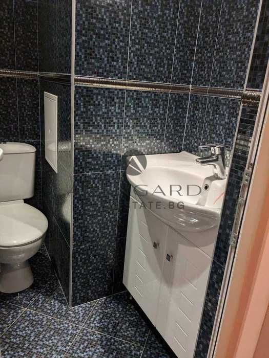 Продава се Четиристаен апартамент в Пловдив, Кючук Париж - 100 кв.м за 1970 €/кв.м - Снимка #12