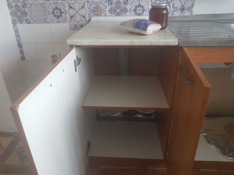 Подарявам мебели