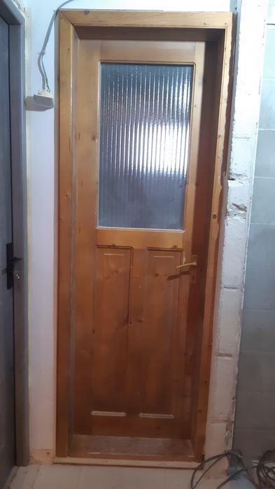 Uși de interior  lemn masiv