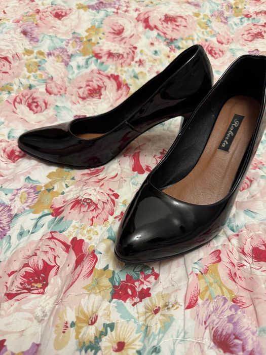 Продам женские туфли 39размер