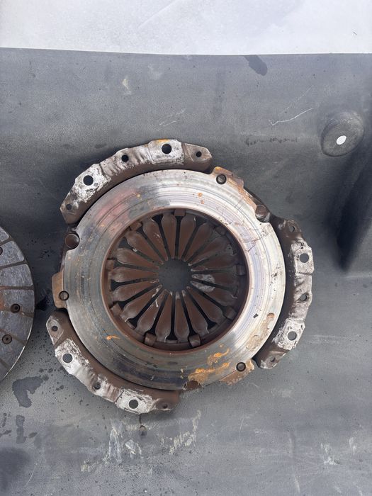 Запчасти на приору 1