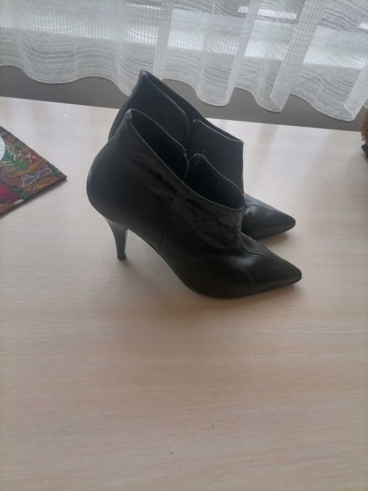 Дамски боти и ботуши