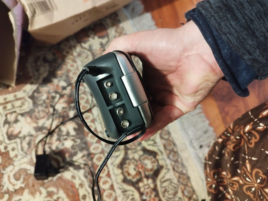 Aparat universal baterii de încărcat