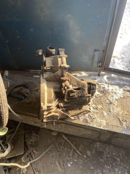 Продам Приоры по запчастям