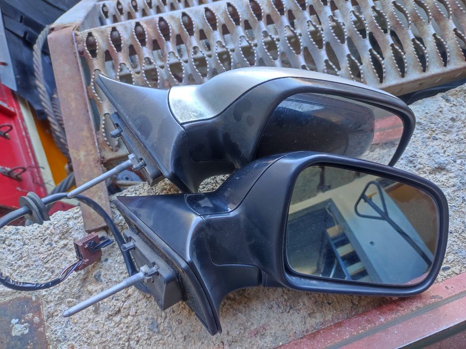 Дясно електрическо огледало без ел.прибиране за Пежо-407